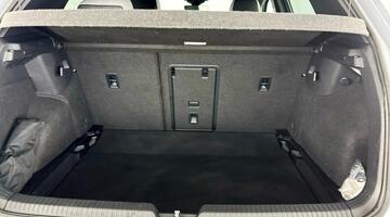 2022 Volkswagen ETSI MHEV R-Line DSG Euro 6 5-door (Grey) - Image: 22