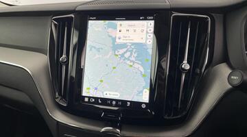 2024 Volvo 2.0 B5 MHEV Plus Auto Euro 6 5-door (Black) - Image: 30