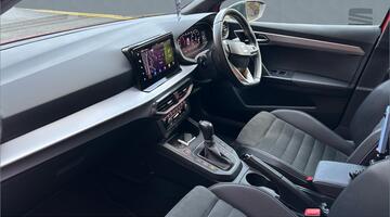 2022 SEAT 1.0 TSI XCELLENCE Lux DSG Euro 6 5-door (Red) - Image: 2