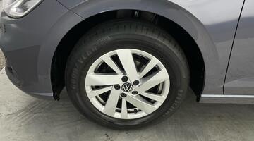 2022 Volkswagen 1.0 TSI Life Euro 6 5-door (Grey) - Image: 35