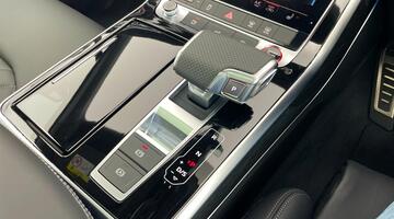 2025 Audi 4.0 TFSI V8 Black Edition Tiptronic quattro Euro 6 5-door (Black) - Image: 15