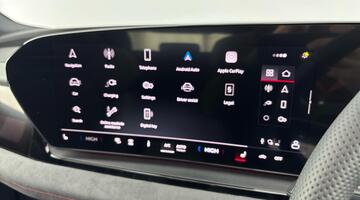 2025 Audi SQ6 SUV Edition 1 e-tron 360,00 kW (Black) - Image: 18