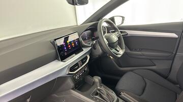 2025 SEAT 1.0 TSI FR DSG Euro 6 5-door (White) - Image: 2