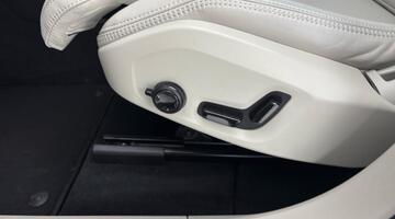 2025 Volvo 2.0 B5 MHEV Ultra Dark Auto Euro 6 5-door (Blue) - Image: 35