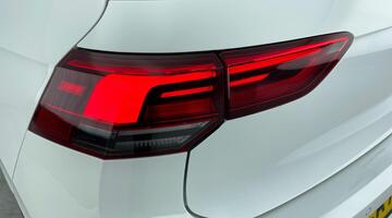 2022 Volkswagen TSI Life Euro 6 5-door (White) - Image: 32