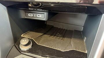 2025 Volkswagen TSI Style DSG Euro 6 5-door (Red) - Image: 30