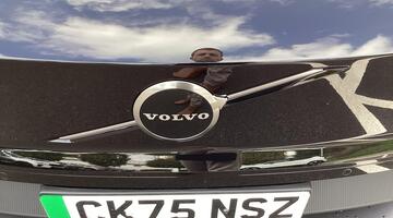 2025 Volvo Twin Performance 69kWh Plus Auto 5-door (Black) - Image: 21