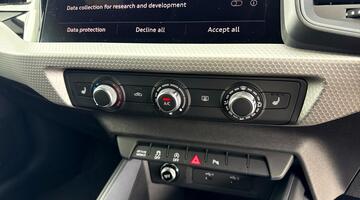 2025 Audi TFSI 35 S line Sportback S Tronic Euro 6 5-door (Black) - Image: 7