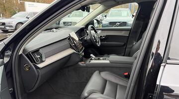 2025 Volvo 2.0 T8 18.8kWh Ultra Dark Auto 4WD Euro 6 5-door (Black) - Image: 2