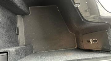 2025 Volvo 2.0 B5 MHEV Plus Pro Auto Euro 6 5-door (Grey) - Image: 23