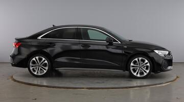 2025 Audi TFSI 30 S line S Tronic Euro 6 4-door (Black) - Image: 4