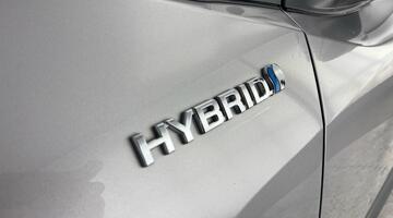 2017 Toyota VVT-h Dynamic CVT Euro 6 5-door (Silver) - Image: 33