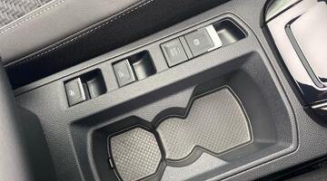 2025 Volkswagen TSI R-Line DSG 2WD Euro 6 2-door (Black) - Image: 12