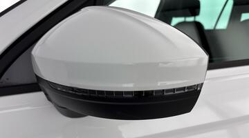 2020 Volkswagen TSI Life DSG Euro 6 5-door (White) - Image: 34