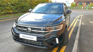 2025 Volkswagen TSI R-Line DSG 2WD Euro 6 2-door (Black) - Image: 17