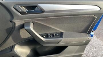 2025 Volkswagen TSI Match DSG Euro 6 5-door (Blue) - Image: 17