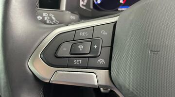 2022 Volkswagen 1.0 TSI R-Line Euro 6 5-door (Red) - Image: 23