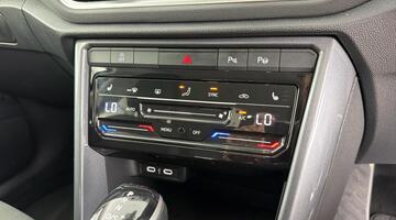 2023 Volkswagen TSI Style DSG Euro 6 5-door (Black) - Image: 14