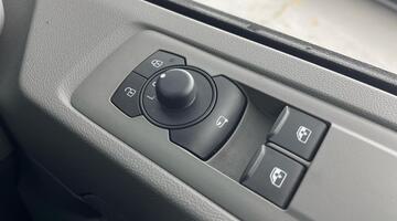 2025 Volkswagen 2.0 TDI T28 Commerce Plus FWD SWB Euro 6 5-door (Grey) - Image: 19