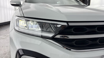 2025 Volkswagen TSI R-Line DSG Euro 6 5-door (White) - Image: 39