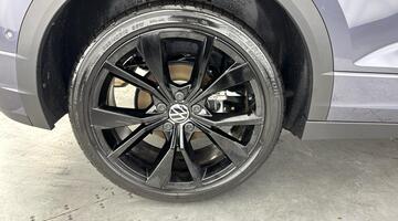 2025 Volkswagen TSI R-Line DSG 2WD Euro 6 2-door (Grey) - Image: 30