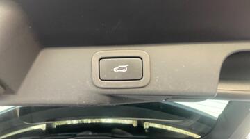 2020 Land Rover 2.0 P400e 13.1kWh HSE Dynamic Auto 4WD Euro 6 5-door (Black) - Image: 23