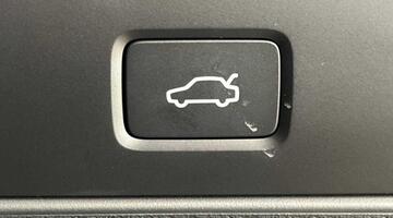 2025 Volvo 2.0 B3 MHEV Ultra Dark DCT Auto Euro 6 5-door (Black) - Image: 30