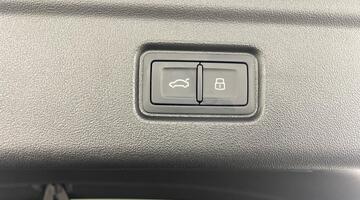 2025 Audi 100kWh S line Auto quattro 5-door (Grey) - Image: 33