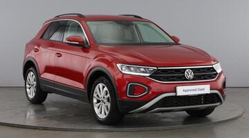 2023 Volkswagen TSI Life Euro 6 5-door (Red) - Image: 1