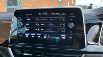 2025 Volkswagen TSI R-Line DSG 2WD Euro 6 2-door (Black) - Image: 42