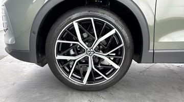 2025 Volkswagen ETSI MHEV Elegance DSG Euro 6 5-door (Green) - Image: 41