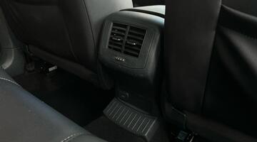 2019 Volkswagen TDI R-Line Euro 6 5-door (Blue) - Image: 24