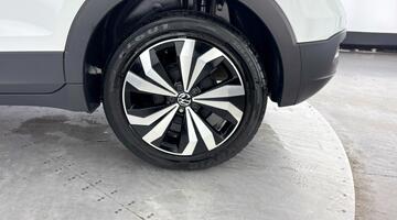 2023 Volkswagen 1.0 TSI Black Edition Euro 6 5-door (White) - Image: 30