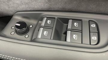 2025 Audi 4.0 TFSI V8 Vorsprung Tiptronic quattro Euro 6 5-door (Blue) - Image: 19