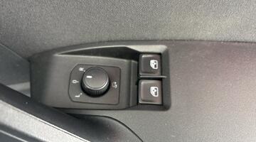 2018 SEAT 1.0 TSI FR Euro 6 5-door (Blue) - Image: 19