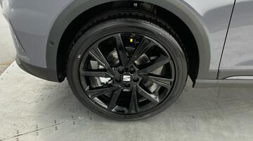 2025 SEAT 1.0 TSI FR Black Edition Euro 6 5-door (Multicolour) - Image: 38