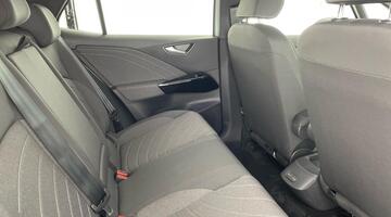 2025 Volkswagen Pro 59kWh Auto 5-door (Silver) - Image: 27