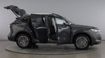 2025 Volkswagen ETSI MHEV Match DSG Euro 6 5-door (Grey) - Image: 10