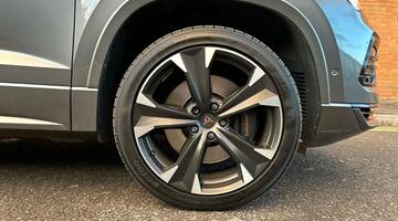 2022 CUPRA 2.0 TSI VZ1 DSG 4-doorive Euro 6 5dr (Grey) - Image: 5