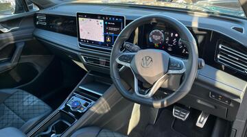 2025 Volkswagen ETSI MHEV R-Line DSG Euro 6 5-door (Grey) - Image: 6