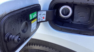 2020 Ford EcoBoost Titanium First Edition Euro 6 5-door (White) - Image: 25