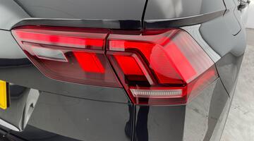 2022 Volkswagen TSI Active Euro 6 5-door (Black) - Image: 28