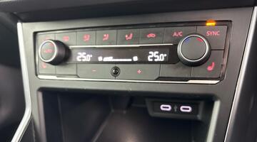 2021 Volkswagen 1.0 TSI Active Euro 6 5-door (White) - Image: 25