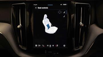 2025 Volvo 2.0h T6 18.8kWh Plus Black Edition Auto Euro 6 5-door (Black) - Image: 42