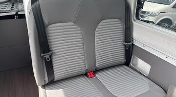 2025 Volkswagen 2.0 TDI 600 Auto Euro 6 4-door (Beige) - Image: 26