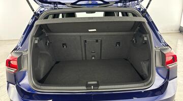 2022 Volkswagen ETSI MHEV R-Line DSG Euro 6 5-door (Blue) - Image: 16