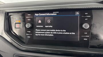 2025 Volkswagen 1.0 TSI Match DSG Euro 6 5-door (White) - Image: 16