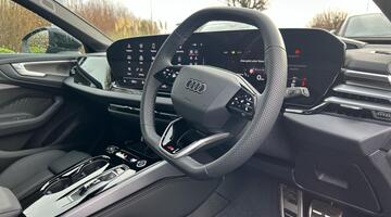 2025 Audi 2.0 TFSI S line S Tronic Euro 6 5-door (Black) - Image: 17