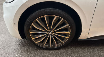 2022 Volkswagen Pro Performance 58kWh Family Auto 5-door (Multicolour) - Image: 12