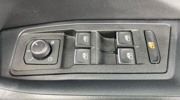 2025 Volkswagen TSI R-Line DSG Euro 6 5-door (Silver) - Image: 19